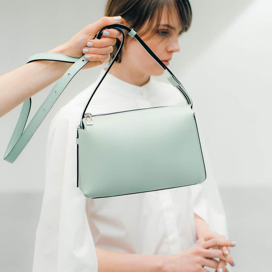 エポイさんのインスタグラム写真 - (エポイInstagram)「SS20 '02 MINI SHOULDER in refined "MINT". . #epoi #エポイ #バッグ #bag #epoicolors #ミント #グリーン #ss20」4月15日 18時55分 - epoi_official