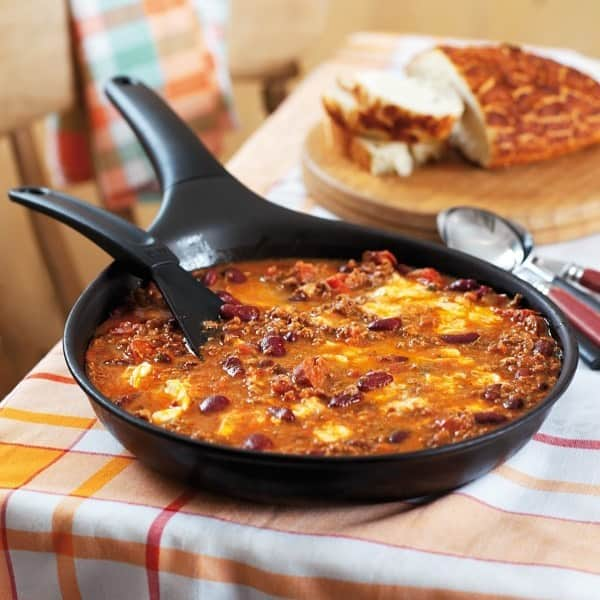 ナイジェラ・ローソンさんのインスタグラム写真 - (ナイジェラ・ローソンInstagram)「And should you be after an easy, cosy supper, then I have just the thing! Let me introduce you to my Cheesy Chilli.  To get the recipe, click on link in bio.  To clarify, proceed as follows: tap on my name, which will take you to a page that has a link on it that says www.nigella.com/instagram. When you click on this link, it will take you to a page of photographs: click on the picture of the recipe in question!  Photograph by Lis Parsons」4月15日 19時01分 - nigellalawson