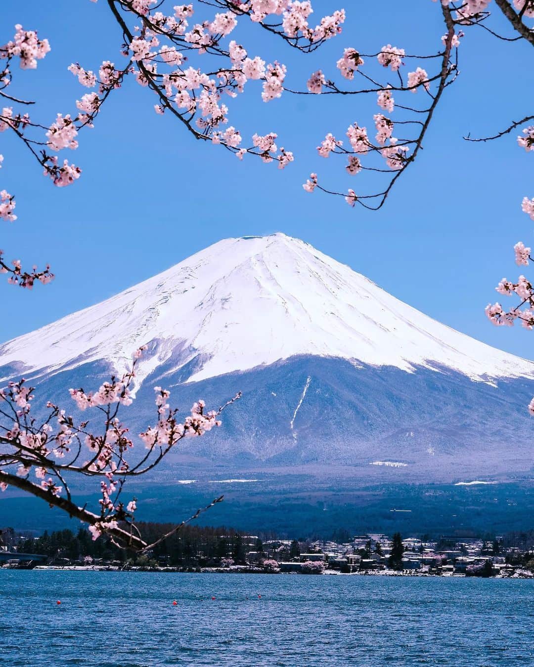 黃家怡（Bonnie C. Huang）さんのインスタグラム写真 - (黃家怡（Bonnie C. Huang）Instagram)「Mt Fuji. 🗻 #discoverjapan」4月15日 19時10分 - bonnie.huang