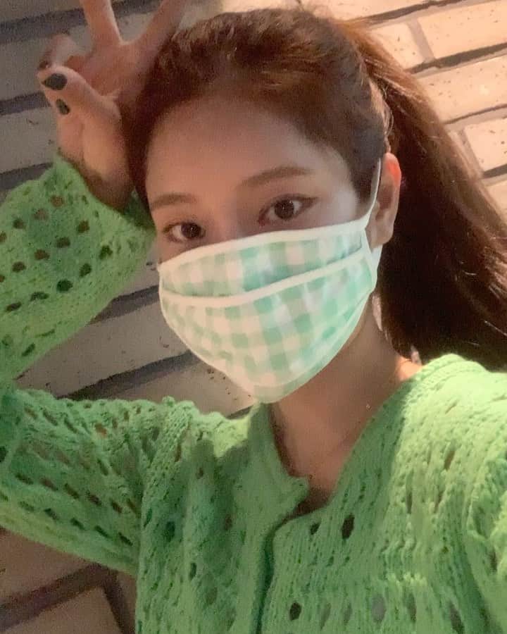 Chuuのインスタグラム：「귀척^^ 헤헿💚💚맛저하세요😘 #chuuseoul」