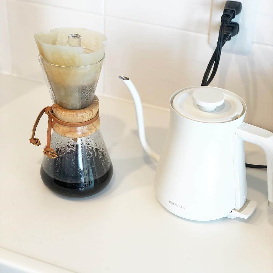 大戸千絵さんのインスタグラム写真 - (大戸千絵Instagram)「ケメックスでコーヒー 始めました。  めっちゃおいしく淹れられた🤤❤️ #chemex #coffee #今日からバリスタ #めっちゃ初心者」4月15日 19時23分 - chie_ohto