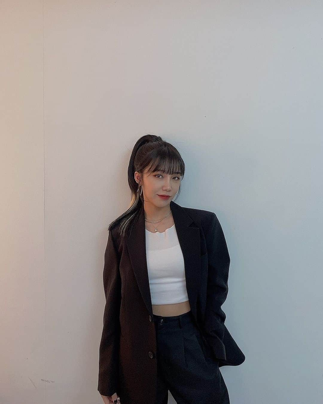 チョン・ウンジさんのインスタグラム写真 - (チョン・ウンジInstagram)「Basic💡」4月15日 19時16分 - artist_eunji