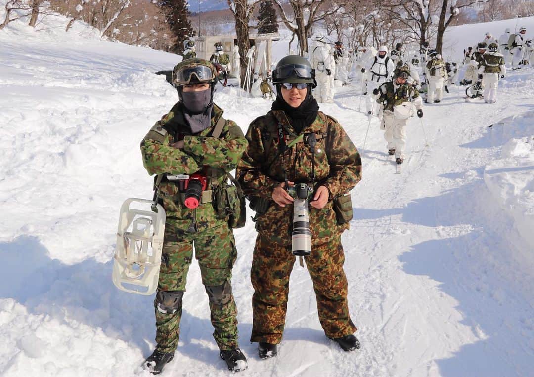 みりどる乙夜さんのインスタグラム写真 - (みりどる乙夜Instagram)「取材は、私の姉設定の竹野さんと一緒でした😍撮影は、兄設定の武若雅哉さん📸  #army #jgsdf #militaryexercise #armygirl #armywoman #camouflage #essjapan #influx #teamwendy #arcteryxleaf  #canon #reporter #photographer #snow #snowfield #snowday #snowmountain #mountain #japanesegirl #japan #snowtracks #snowtractor #ski #military #militaryskiing #陸上自衛隊 #スキー #取材 #大型雪上車 #積雪」4月15日 19時49分 - itsuya_miridoru