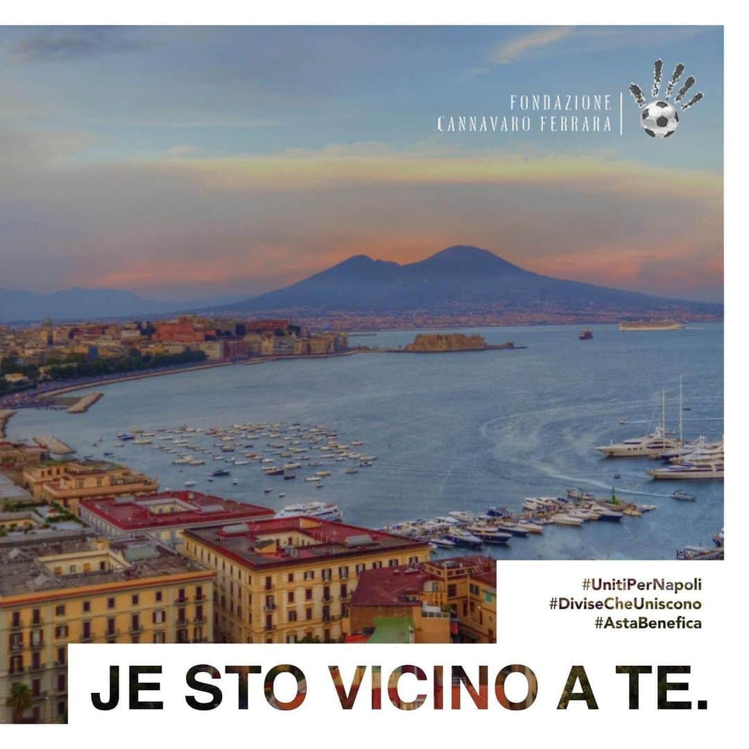 マルコ・ボリエッロのインスタグラム：「"Je Sto Vicino a Te" è la nostra personale dichiarazione d'amore per Napoli e la Campania. Ho accettato l'invito degli amici Ciro Ferrara, Fabio e Paolo Cannavaro, donerò una maglia a cui sono molto legato per l'asta benefica organizzata dalla loro fondazione. L'obiettivo è quello di aiutare le famiglie più bisognose e le fasce deboli della popolazione del nostro territorio, che oggi sono in grandi difficoltà a causa dei danni causati dal coronavirus.  Partecipa all'asta, restiamo #UnitiperNapoli: www.charitystars.com/BorrielloPerNapoli  #JeStoVicinoATe #AiutiamoNapoli #DiviseCheUniscono #SpesaSolidale  #UnitiperNapoli」