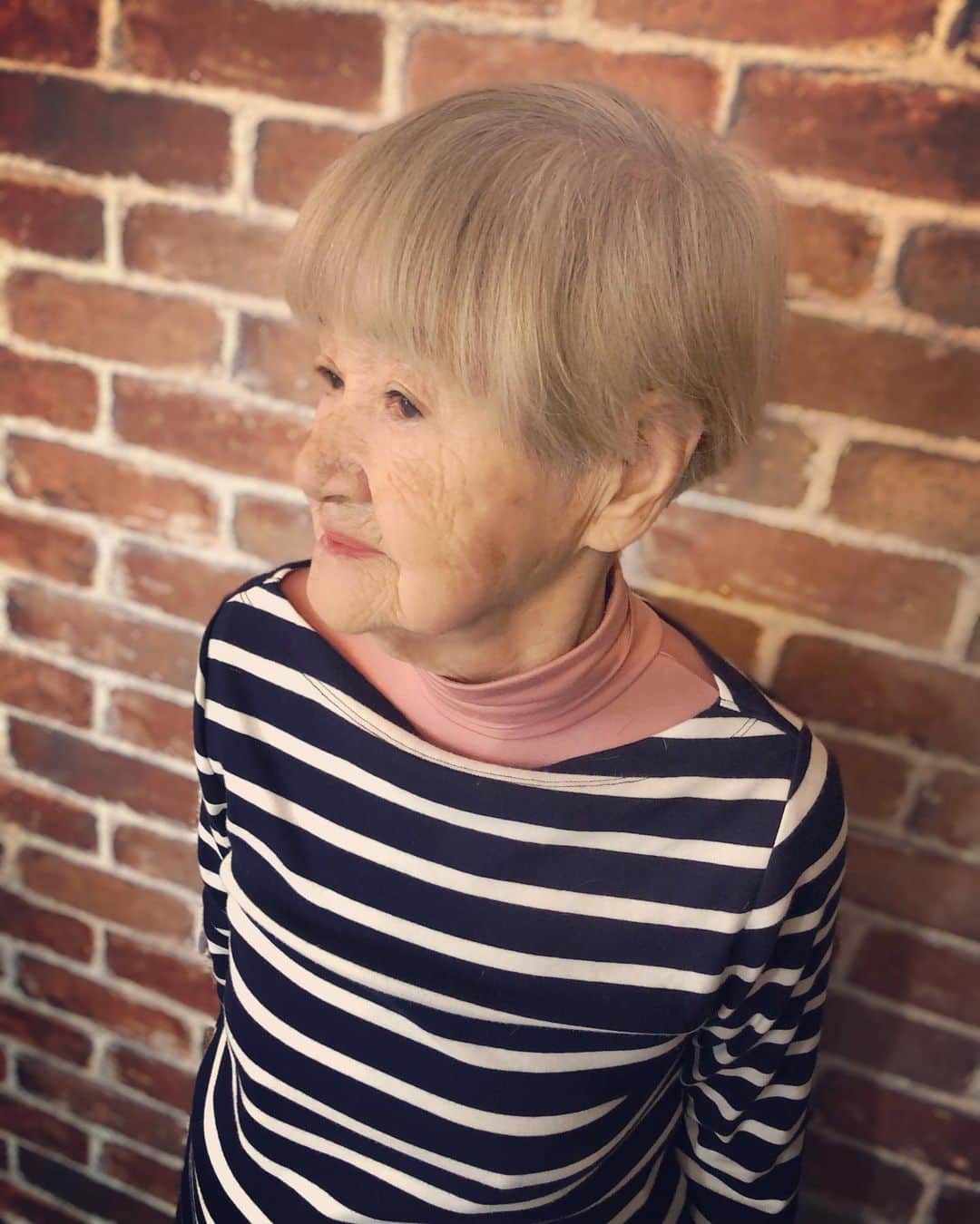木村真野のインスタグラム：「#haircut してあげました😂💁‍♀️ #おばあちゃん　#90歳　#元気にしてます」