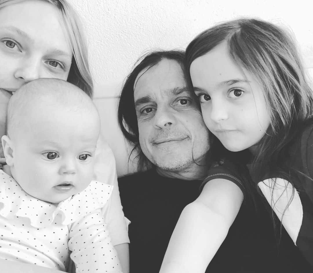 サーシャ・ピヴォヴァロヴァのインスタグラム：「Best people to be quarantined with ❤️Happy Birthday my love @igorvishnyakov #любимки #quarantine #birthdayboy」
