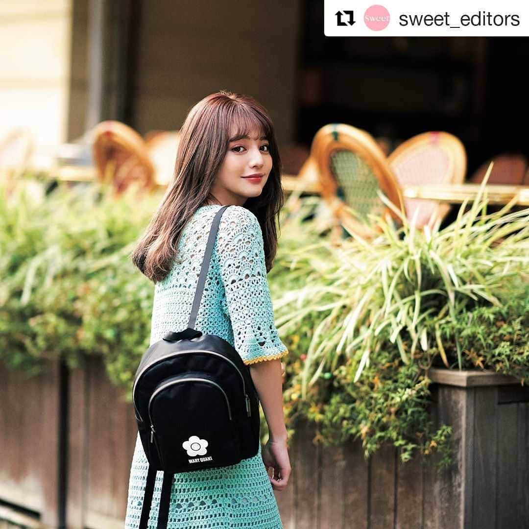 MARY QUANT officialさんのインスタグラム写真 - (MARY QUANT officialInstagram)「#Repost @sweet_editors (@get_repost) ・・・ 明日発売のsweet5月号の付録はマリークヮント🌼﻿ ﻿ こちらは通常版のミニリュック🤭❤️﻿ ﻿ 子どもから大人まで使える大きさでマリークヮントを象徴するデイジーがポイント🌼﻿ ﻿ シンプルなモノクロデザインなのでどんなコーディネートとも合わせやすいので﻿ みんなゲットしてね〜😍💗﻿ ﻿ #sweet#sweet5月号#スウィート#スウィート5月号#マリークヮント#吉木千沙都#ちぃぽぽ」4月15日 15時47分 - maryquant_official