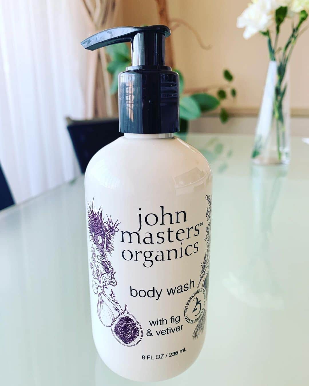 朝岡実嶺さんのインスタグラム写真 - (朝岡実嶺Instagram)「ジョンマスターオーガニックの新しいボディウォシユ✨ とっても良い香り☺️🧡💛 NEW John Masters Organics' Body Wash with Fig & Vetiver✨ I love this lovely scent☺️💛🧡 #ジョンマスターオーガニック #手洗い #johnmastersorganics #bodywash #figandvetiver  #washyourhands」4月15日 15時57分 - mirei_asaoka