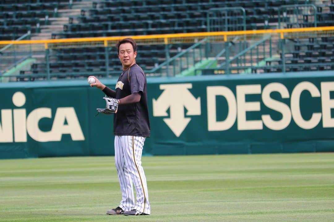 阪神タイガースさんのインスタグラム写真 - (阪神タイガースInstagram)「甲子園球場、鳴尾浜球場にて、午前午後の部に分かれての自主練習が始まりました。 #自主練習　#阪神タイガース #甲子園球場」4月15日 17時02分 - hanshintigers_official