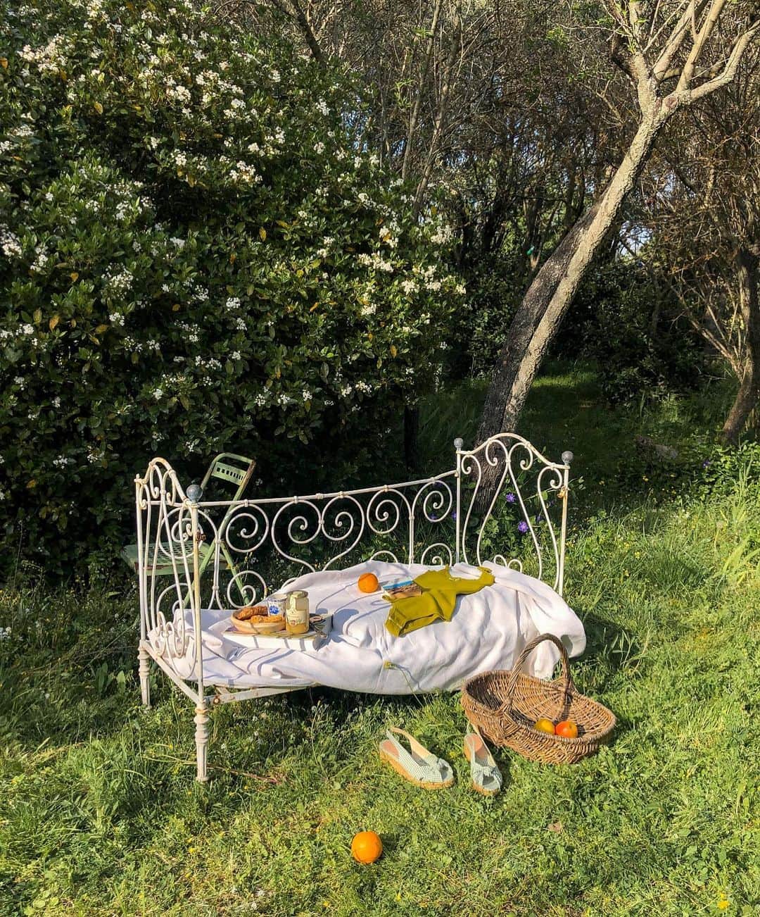 Jeanneのインスタグラム：「L’été en @rouje is online 🌞💘」