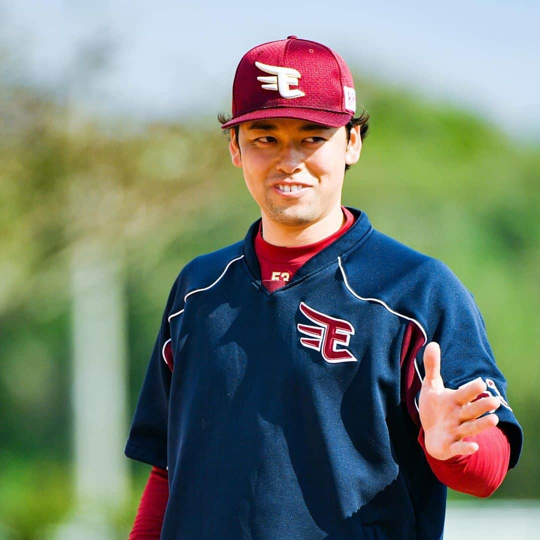 東北楽天ゴールデンイーグルスさんのインスタグラム写真 - (東北楽天ゴールデンイーグルスInstagram)「⚾️ イーグルスプレミアムのフォトギャラリーでは 全選手の春季キャンプでの写真を 新たにアップしております📸 毎日更新中ですので是非ご覧ください🥺 MyHEROへ応援メッセージもよろしくお願いします👏🏼 #rakuteneagles #NOWorNEVERいまこそ #日本一の東北へ  #藤田一也 #島内宏明 #辛島航 #渡辺直人 #高梨雄平  #写真もイープレで」4月15日 18時01分 - rakuten_eagles