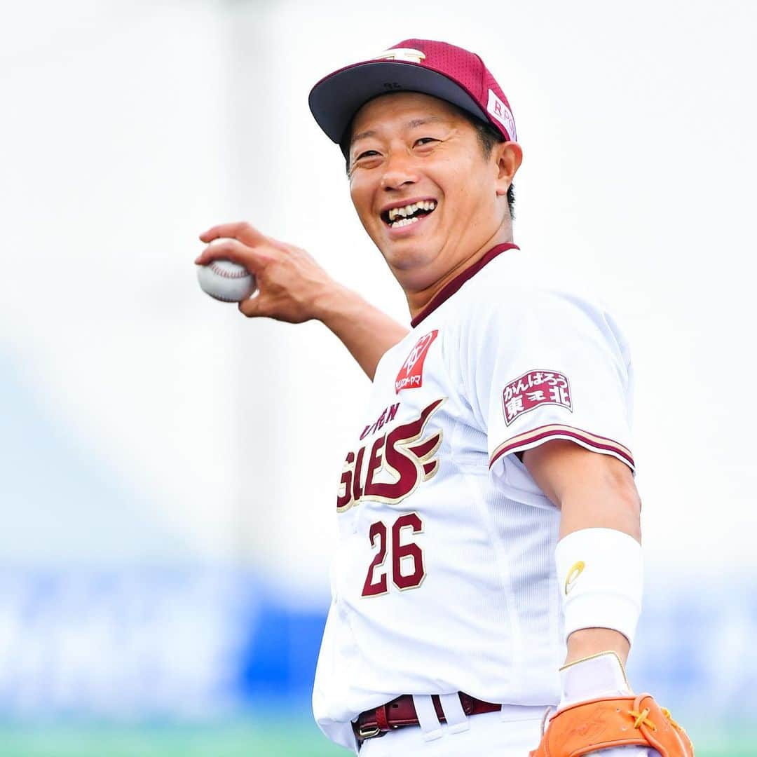 東北楽天ゴールデンイーグルスさんのインスタグラム写真 - (東北楽天ゴールデンイーグルスInstagram)「⚾️ イーグルスプレミアムのフォトギャラリーでは 全選手の春季キャンプでの写真を 新たにアップしております📸 毎日更新中ですので是非ご覧ください🥺 MyHEROへ応援メッセージもよろしくお願いします👏🏼 #rakuteneagles #NOWorNEVERいまこそ #日本一の東北へ  #藤田一也 #島内宏明 #辛島航 #渡辺直人 #高梨雄平  #写真もイープレで」4月15日 18時01分 - rakuten_eagles