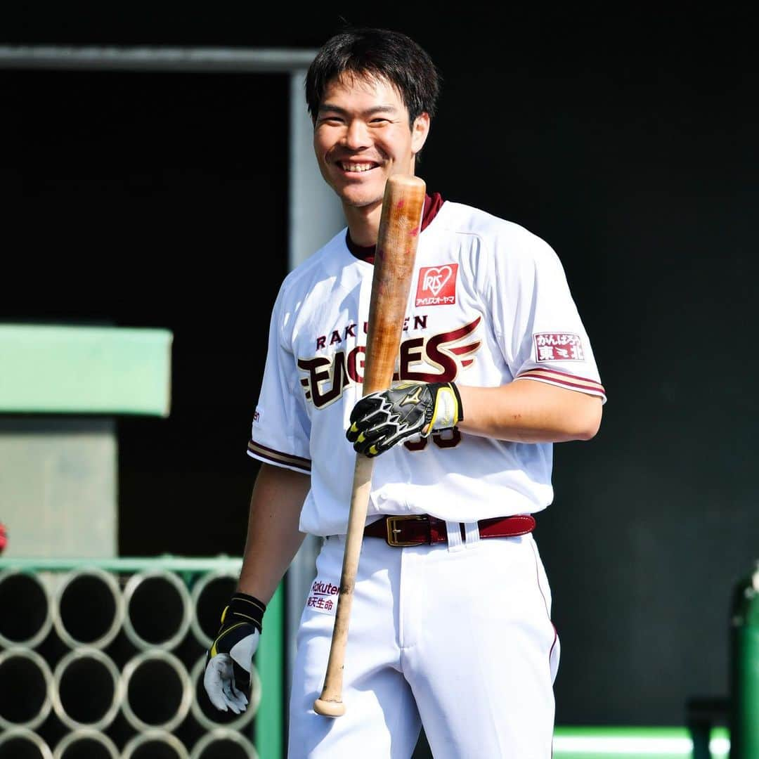 東北楽天ゴールデンイーグルスさんのインスタグラム写真 - (東北楽天ゴールデンイーグルスInstagram)「⚾️ イーグルスプレミアムのフォトギャラリーでは 全選手の春季キャンプでの写真を 新たにアップしております📸 毎日更新中ですので是非ご覧ください🥺 MyHEROへ応援メッセージもよろしくお願いします👏🏼 #rakuteneagles #NOWorNEVERいまこそ #日本一の東北へ  #藤田一也 #島内宏明 #辛島航 #渡辺直人 #高梨雄平  #写真もイープレで」4月15日 18時01分 - rakuten_eagles