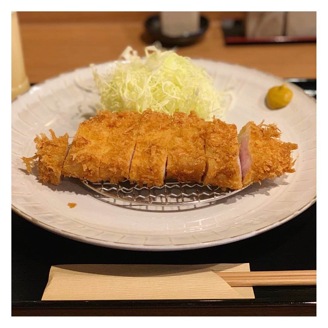 happymail_デート部さんのインスタグラム写真 - (happymail_デート部Instagram)「[いい日とん勝] : 🚉最寄駅:西鉄平尾駅から636m : 📍住所:福岡県福岡市中央区平尾5-4-7リバティ平尾1階 : 和モダンなお店で食べる最高に美味しいとんかつ屋さんです😋  柔らかくてサックサク 何よりソースが美味！！ : ソース以外でもお塩や醤油も合うのでオススメです☺️ : 🕰営業時間:11:30〜21:00 定休日　水曜日 : 🌟オススメ:ローストンカツ定食  #ハッピー #デート #デートなう #2人の世界 #カップル #恋したい #福岡 #東京 #福岡グルメ #トンカツ #とんかつ定食 #いい日とん勝 #カフェ好き #カフェ好きな人と繋がりたい #グルメ女子 #フォトジェニックフード #カフェデート #グルメデート #カフェ部 #グルメ部 #デートで行きたい🎀#gofun🍽」4月15日 18時21分 - happymail_datebu