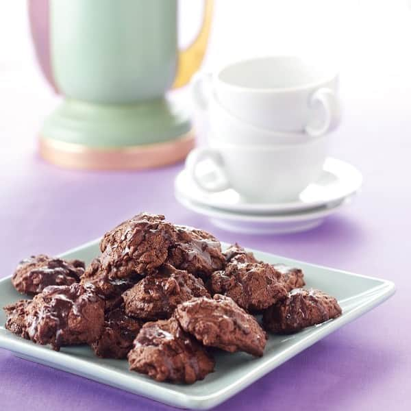 ナイジェラ・ローソンさんのインスタグラム写真 - (ナイジェラ・ローソンInstagram)「‪#RecipeOfTheDay is Chocolate Mint Cookies, and if you don’t like that particular combo, just put vanilla or almond extract in the glaze instead of peppermint. Sandy (in the best sense) rather than crunchy, these cookies are a real treat‬. To get the recipe, click on link in bio.  To clarify, proceed as follows: tap on my name, which will take you to a page that has a link on it that says www.nigella.com/instagram. When you click on this link, it will take you to a page of photographs: click on the picture of the recipe in question!  Photograph by Lis Parsons」4月15日 18時24分 - nigellalawson