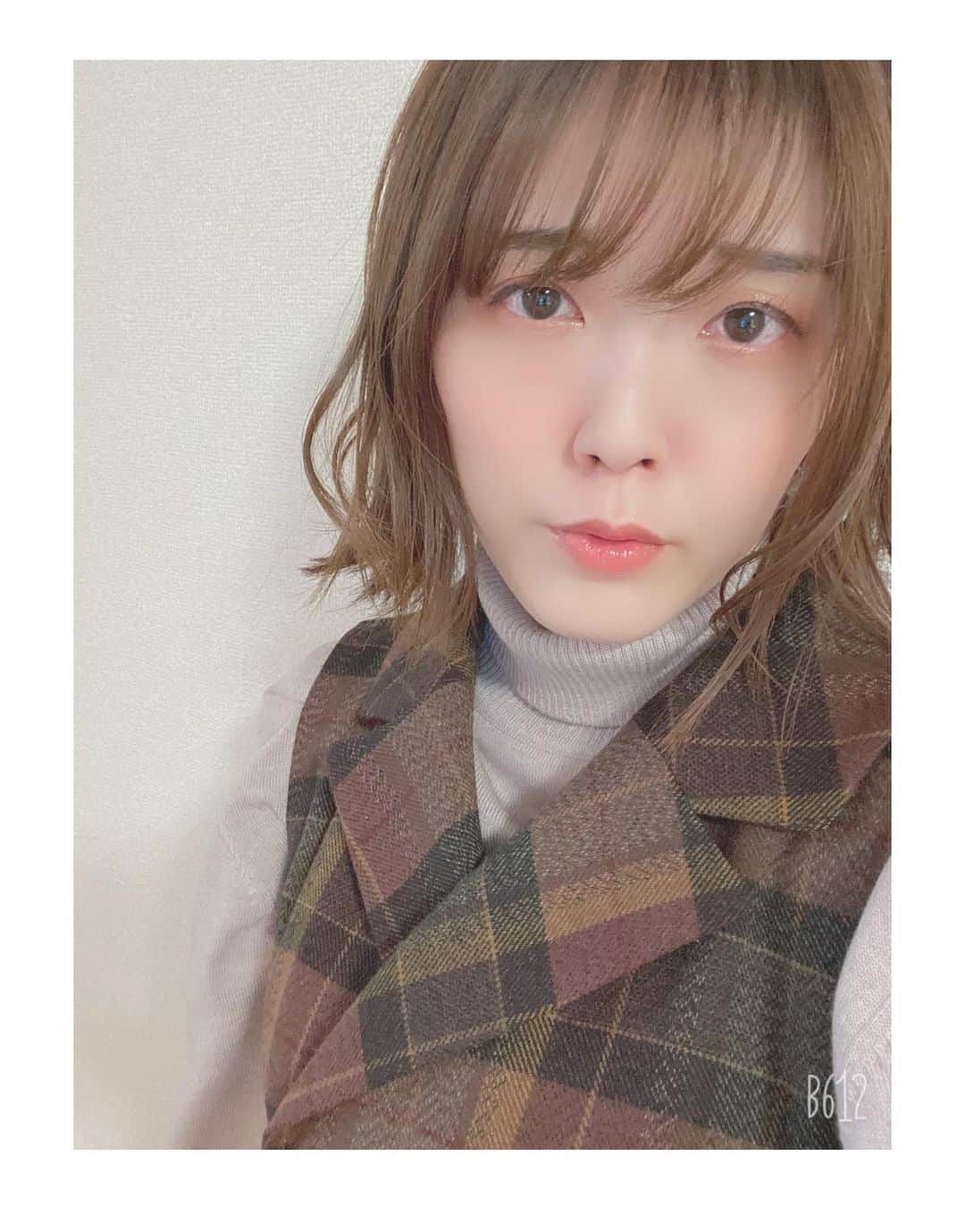 藤田彩さんのインスタグラム写真 - (藤田彩Instagram)「4月1日 今日から新年度ですね🌸 インスタではお久しぶりです(*´꒳`*)🌸 _ 初めてストーリー？というのに動画載せてみました🦙 しゃべってるので、いきなりおっきい音出ちゃうかもしれないのですが💦 初めてだったものでよく分かっておらず、びっくりさせてしまったらすみません😭💦 これからちょくちょくストーリー更新出来たらいいなぁと思っております。 _ みなさんが、気持ちだけでもリラックスして過ごせたらいいな。 _ #リラックスして過ごせればいいな　 #この冬はこのワンピースをよく着ました　 #jillbyjillstuart  #さんのでめちゃくちゃ気に入ってます　 #あったかいし可愛い  #久しぶり過ぎてインスタの使い方がもうよく分かりません😔　 #タグとかこんな感じでいいんだっけ😔」4月1日 10時16分 - tayayayayan