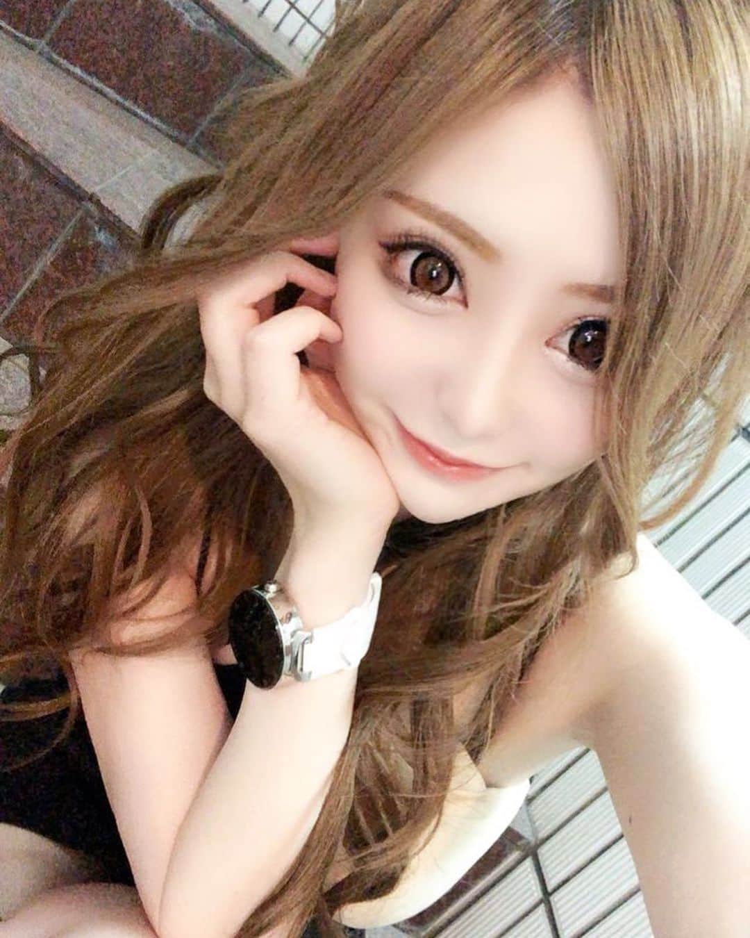 のインスタグラム：「_ _ あのね この頃 何故かふと 考えることがあるんだ 幸せばかりで 美しい君もいて 満たされてる日々に 神様の手違いで僕達が離れたら どうすればいいだろう _ #smileflower _ #tokyo #shinjuku #kabukicho #東京 #新宿 #歌舞伎町 #キャバクラ #キャバ嬢 #ヘアセット #韓国 #방탄소년단 #ARMY  #박지민 #한국 #일본 #도쿄 #세븐틴  #CARAT #호시 #원어스  #건희 #KEONHEE #TOMOON #followme #팔로우 #친구해요 #인친환영 #오오티디 #셀카」