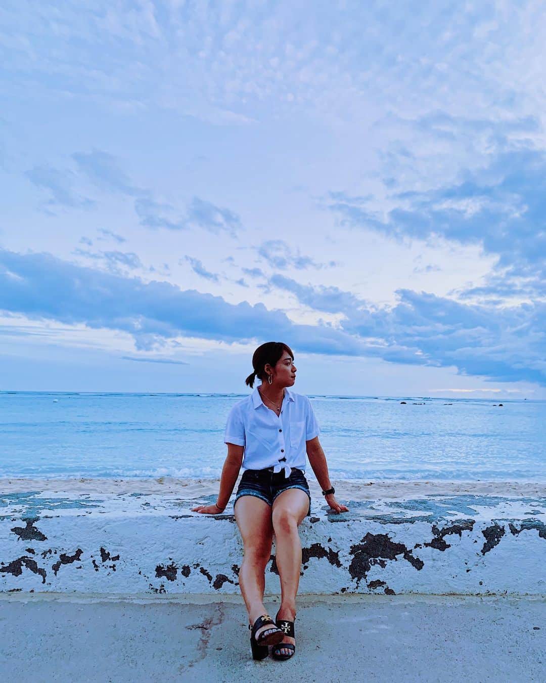 藤巻紗月のインスタグラム：「さぁ今日から社会人 逞しく生きていこう💪🏽」