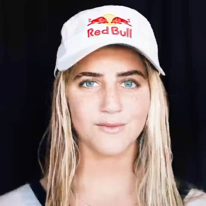 キャロライン・マークスのインスタグラム：「Stoked to be in the video for “Dreams Don’t Die” by my @redbull teammate @willclaye. See you in 2021! 🏄‍♀️」