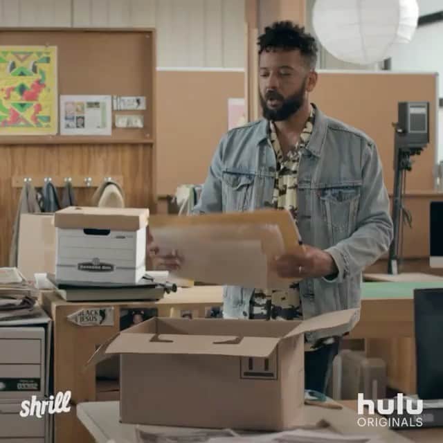 エイディー・ブライアントのインスタグラム：「very weird to post this right now. I’m in nyc and so thankful for our essential workers, doctors, nurses, cleaners, grocery store employees who are working so hard. And also incredibly grateful to @hulu that @shrillhulu will be back for a third season to put our writers, actors and crew back to work when it’s safe. Take care of each other out there and we will see you soon with a new season!!! 💕💕💕」