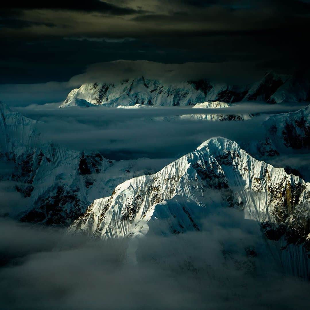 クリス・バーカードさんのインスタグラム写真 - (クリス・バーカードInstagram)「Getting chased out of the Alaska range by a fast moving storm can be a scary experience. Although at times dangerous, it is often in these moments that we can see the most spectacular light...interesting thought when applied to the times we are living in.」4月1日 3時49分 - chrisburkard