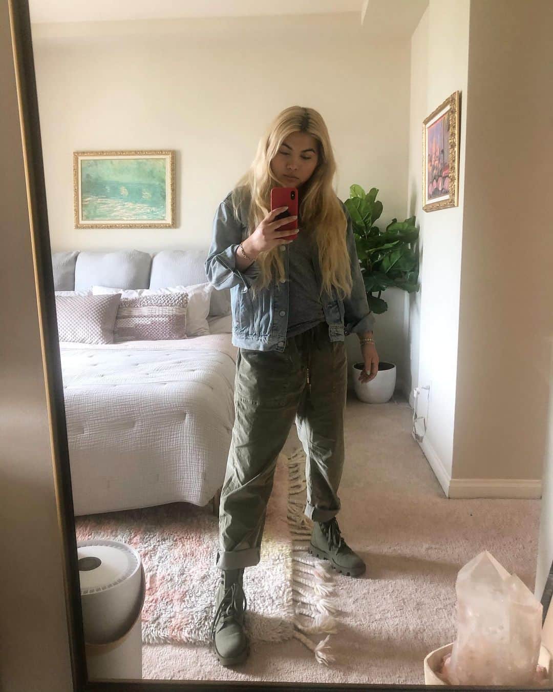 ヘイリー・キヨコのインスタグラム：「headed to my office aka my living room, maybe dining room. TBD :) where you off to?  #ootd」