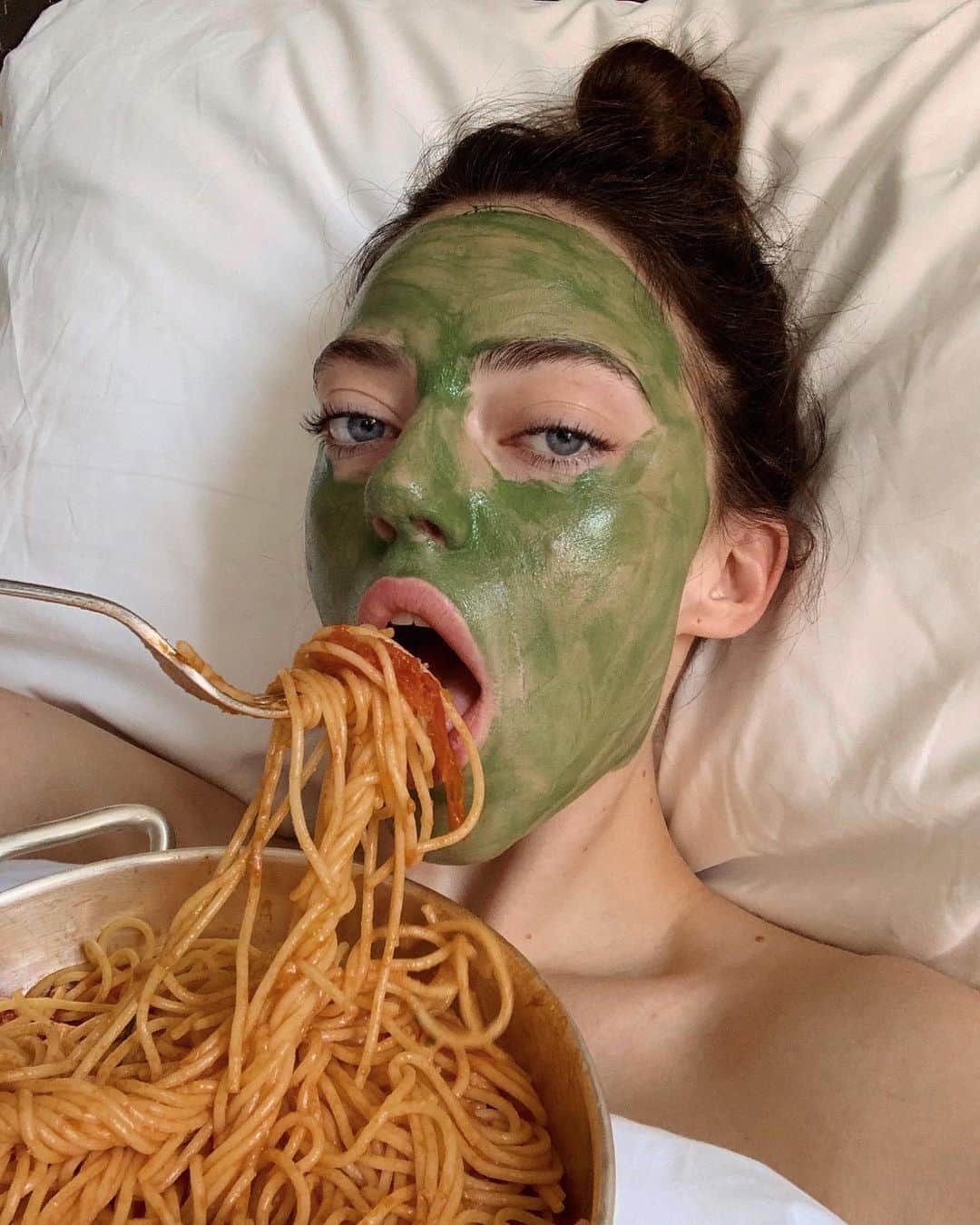 パイパー・アメリカ・スミスのインスタグラム：「Some outtakes from my widely appreciated and reposted spaghetti/mask moment ✨♥️」
