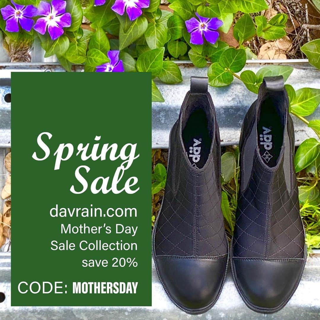 ダブさんのインスタグラム写真 - (ダブInstagram)「Spring boots, hand bags and eyewear on sale! #davrainboots #bestrainboots #bestblackboots #comfyshoes」4月1日 4時48分 - davrainboots