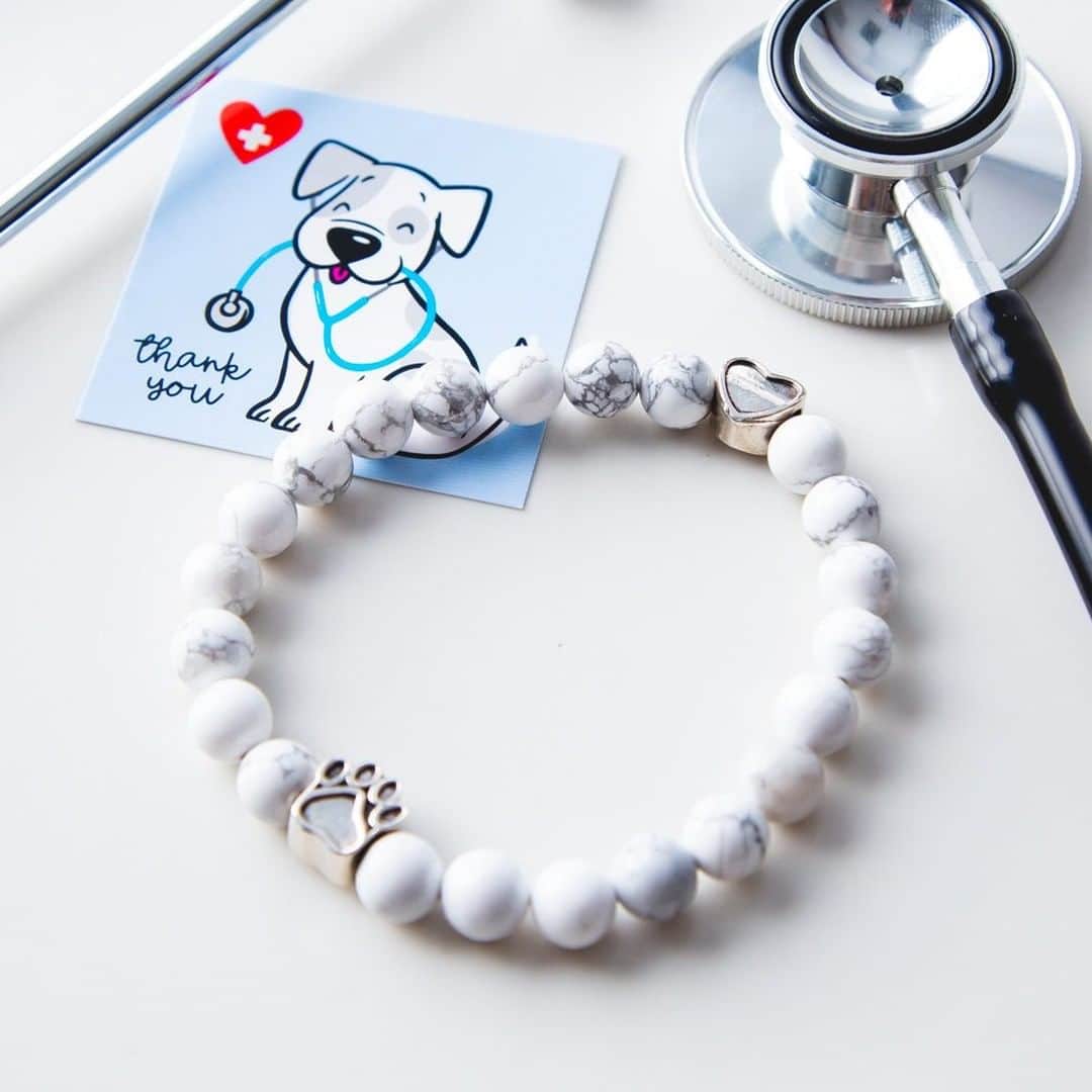 Animalsのインスタグラム：「🐾 "Paws & Thank a Medical Hero!" 🩺- Health care workers deserve a standing ovation for putting their lives on the line for all of us during these times of crisis. There is no downplaying the sacrifices they make every day they go into work to help the sick. They are true Heroes. To honor these amazing individuals, every one of these beautiful bracelets sold provides a meal to a health care worker on the front lines of the COVID-19 pandemic. Let’s show them how much we appreciate their dedication and heroism. These bracelets make thoughtful gifts for others – let us ship them to your loved ones! 👉 Purchase link in @iheartdogscom bio.」