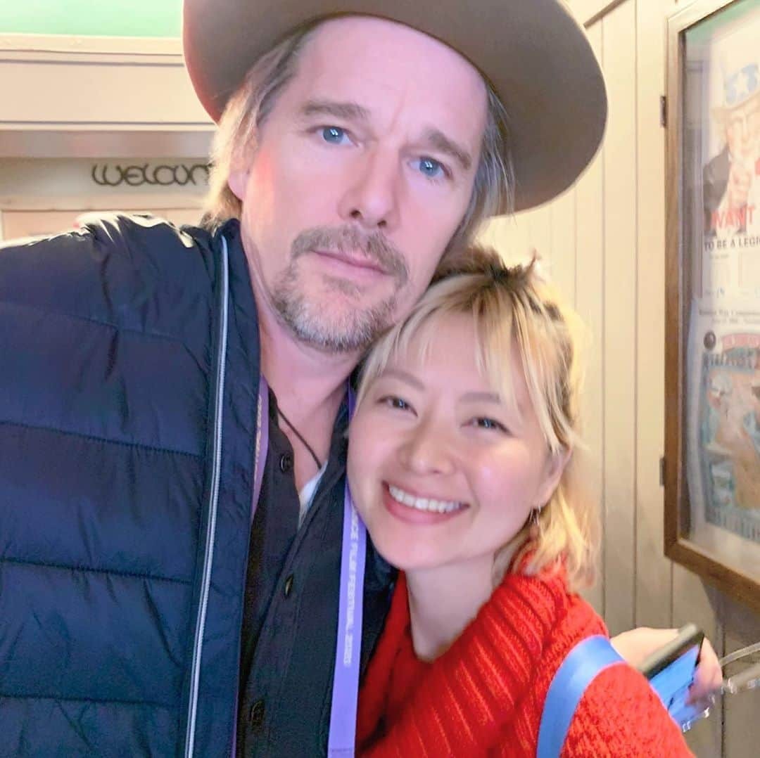 吉野紗香さんのインスタグラム写真 - (吉野紗香Instagram)「Ethan,thank you so much ☺️💖you’re so kind 🥰✨#ethan hawke #sundance2020 #イーサンホーク #サンダンスフィルムフェスティバル #sayakayoshino」4月1日 8時23分 - sayakayoshino_official