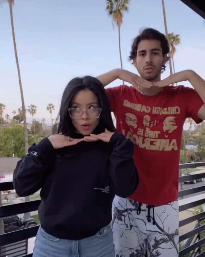 シエラ・ラミレスのインスタグラム：「wait.....is this the beginning of my tiktok addiction? follow me: @cierraramirezofficial」