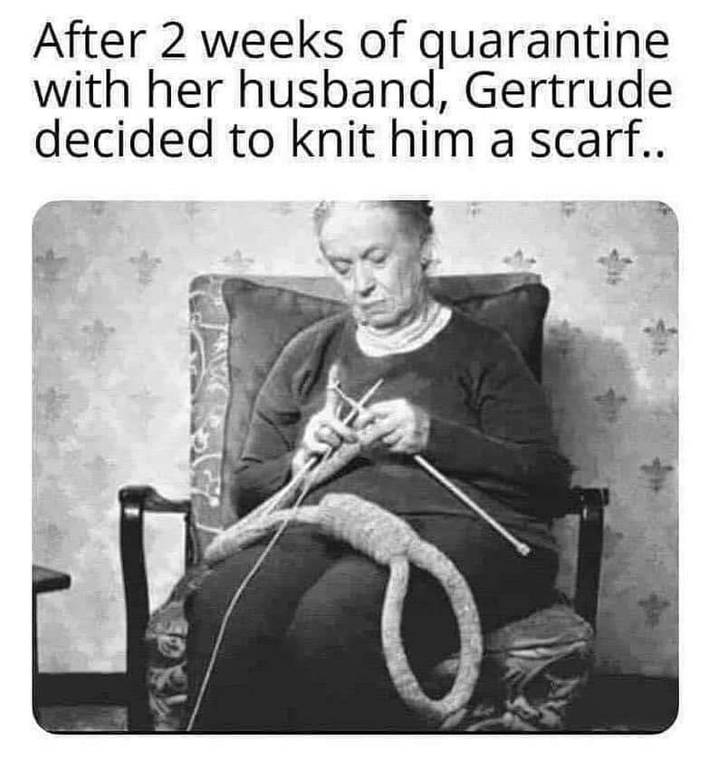 ケアリー・ハートさんのインスタグラム写真 - (ケアリー・ハートInstagram)「My wife has been knitting a lot the last couple days. Should I be worried? Stay safe everyone 👍👍👍」4月1日 8時53分 - hartluck