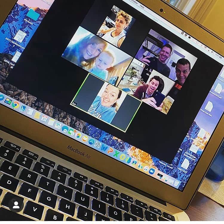 のインスタグラム：「Celebrating little Johnny’s first birthday via Zoom🎈Regram from @theseandooley @andrewrannells @beto_nyc @rqglickman Jill Madeo!」