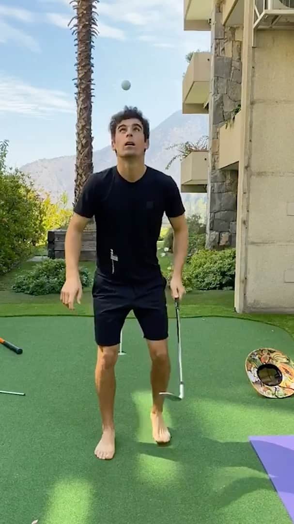 ホアキン・ニーマンのインスタグラム：「Te pasamos la bola a ti para que sigas esta cadena atrevete en el #keepitgoingchallenge  @jhonattanvegas @carlosortizgolf @abrahamancer @jsmunoz23 @thesergiogarcia」