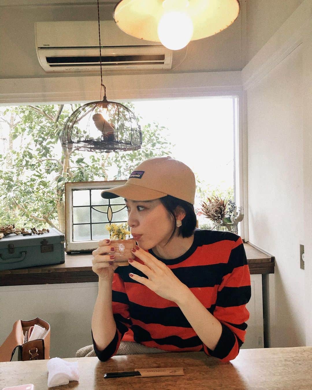 のインスタグラム：「ご飯食べて、ケーキ食べて、お茶飲んで。 普通なことがとっても幸せだなって☺️」