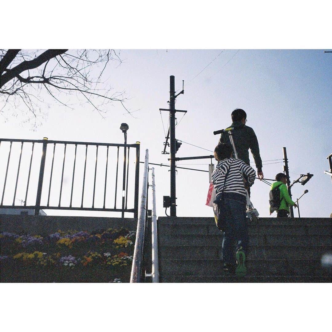 宮﨑香蓮さんのインスタグラム写真 - (宮﨑香蓮Instagram)「みんながまた安心して 元気いっぱい、外で遊べますように。ほんとうに。 📷 わたしにできることをやろう 連投失礼しました！ filmで撮ったものが 溜まってた！🧸 #film#pentax#espio160#lomography400#カレントフィルム」4月1日 20時05分 - karen_miyazaki_official