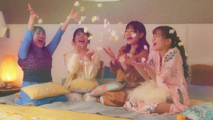 大橋あかりのインスタグラム：「ロート製薬さんの新商品「メラノCC」CMに出演させて頂きました✨✨👏 ・ ・ とっても楽しい撮影現場でたくさんの方々にお世話になりました！😊本当にありがとうございました🙇‍♀️🙇‍♀️ ・ ・ 今日好きの新シーズンでも放送されてるのでぜひチェックしてみてください👀👀 ・ ・ 毎日のスキンケアに仲間入りしよ！🌼 ・  #今日好き #メラノCC #PR」