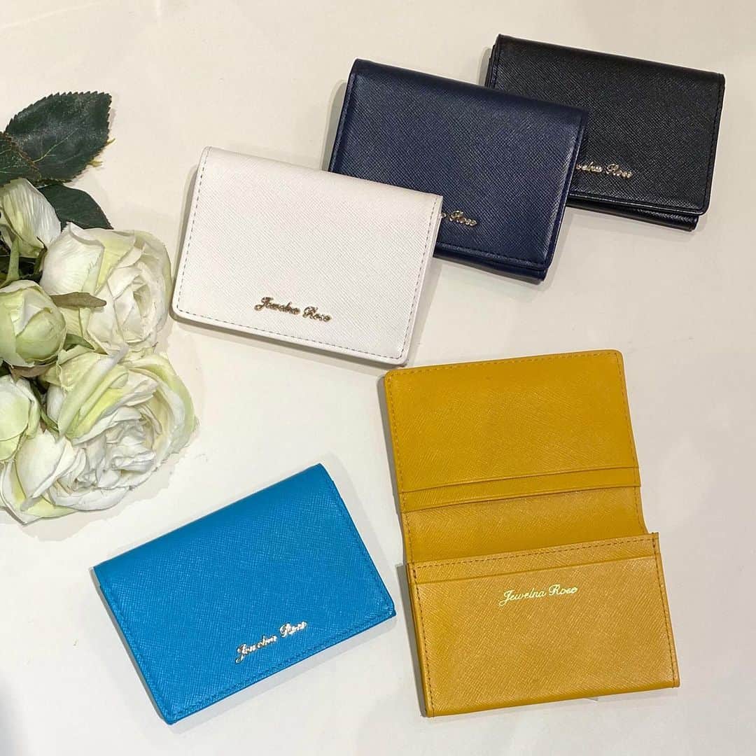 のインスタグラム：「. . ☑︎パレットWT名刺入れ No.33735 Color: ブラック、ネイビー、ホワイト、イエロー、ブルー Price:¥5,000(＋tax) . . 東急プラザ表参道原宿店 Tokyu Plaza Omotesando Harajuku 📞03-6804-1361 . . #jewelnarose #ジュエルナローズ#tokyo #harajuku #原宿#東急プラザ表参道原宿#表参道#カードケース#名刺入れ#フレッシャーズ#新社会人#tokyuplaza#omotesando#shibuya#sightseeing #newitem#spring#summer#cordinate#kawaii#fashion」