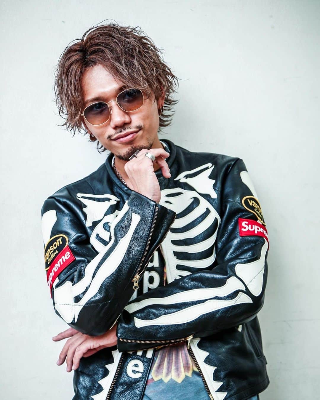 のインスタグラム：「. 4月スタート✂️ 今年度も宜しくお願い致します😎🔥 . 〜お知らせです〜【出井】指名での、 5月の予約に関しましては、 4月4日のお昼12時よりお受けさせて頂きます。 . なお、ご不明点、ご質問等ございましたら、 気兼ねなくお問い合わせ下さい。何卒宜しくお願い致します。 . TEL→0643904113 #メンズカット#大阪美容師#大阪美容室#出井直助 #OCEANTOKYOWEST#オーシャントーキョーウエスト」