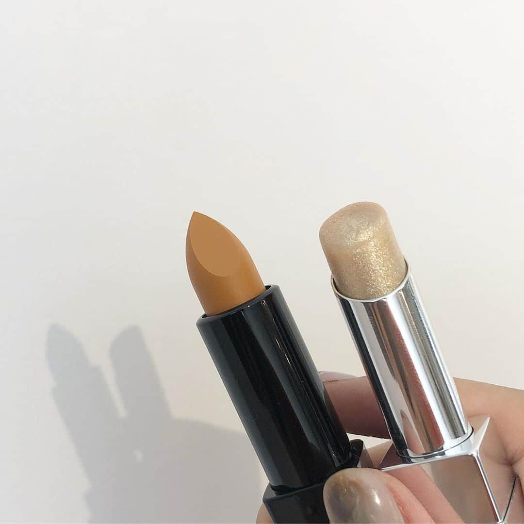 松川あいのインスタグラム：「新入り〰️ #rmk のギラギラと、 #celvoke のやまぶき色が春らしくて明るい気持ちになります🧡」