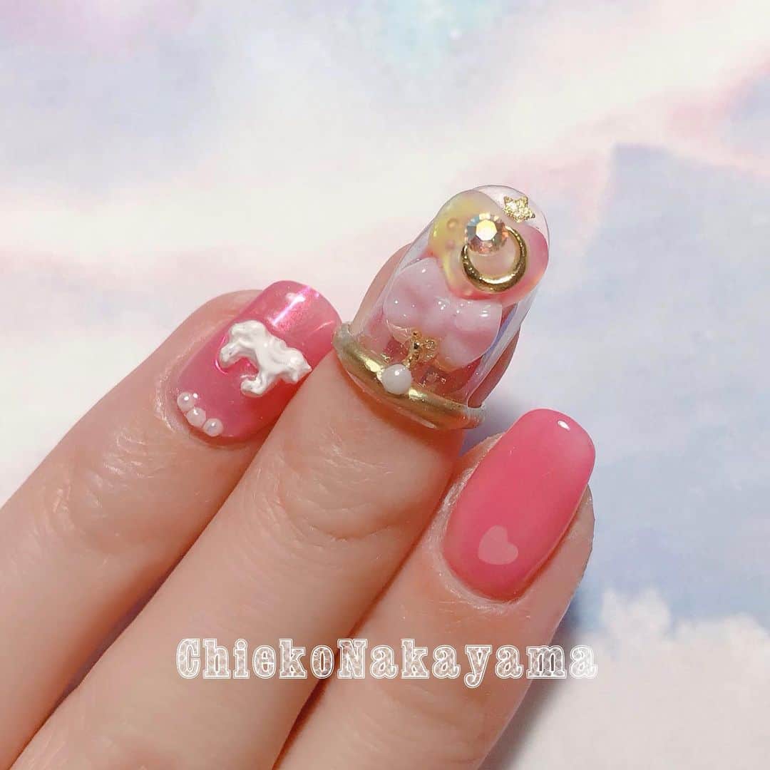 なかやまちえこのインスタグラム：「@stampnailring にてなかやまかちえこハンドメイド #リングネイル シリーズ✨ 本日04/01 12:00-から新作販売開始となっております✨✨⠀ 魔法少女シリーズ！！⠀ すでに完売商品がございますのと、数に限りがあります！⠀ 1点1点手作りの為同じお色の組み合わせのデザインはありませんので、気になる方はお早めに😌🙏✨✨ ⠀ ご購入は @stampnailring  のプロフィールから販売サイトに飛んでいただくか、ストーリーから飛べます！🕊 ⠀ #リングネイル は指先に #リング をはめていただくのみの取り外し簡単に爪先のオシャレを楽しめる商品です✨⠀ ⠀ #スタンピングネイルリング のアカウントのストーリーハイライトのところからもショッピングサイトに飛べます！⠀ よろしくお願い致します😌🙏🙏✨⠀ ⠀ #nail #nails #nailart #ネイル #美甲 #ネイルアート  #japanesenailart #manucure #japanesenails #manicurist #gelnails #أظافر #네일아트 #vẽmóng #ngườiđẹp  #เพ้นท์เล็บ #искусствоногтя #artedeuñas #เพ้นท์เล็บเจล #ジェルネイルデザイン #ネイルデザイン #senikuku #nagelkunst #ゆめかわネイル #オーロラネイル #ゆめかわいい⠀⠀ ・意匠登録済（デザイン特許）STAMPNAIL ・実用新案登録済（使い方特許）STAMPNAIL」