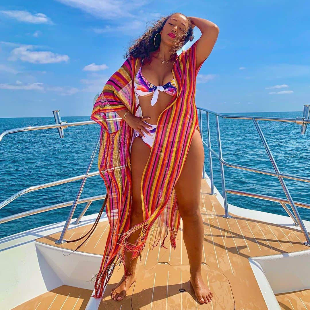 ドレイモンド・グリーンのインスタグラム：「My Love My Love My Love!! Soon to be MY WIFE... You are the most amazing woman. You are the most amazing mother.  And you are such an amazing soul. Our journey that we are on has been nothing short of amazing! Through the good and bad times you continue to be the rock of our family. But enough of all of that. Today is your day my sweet baby. And although this quarantine is currently hating on our turn up... and Cash.  You better believe when we get back outside we are going to celebrate like it’s your 21st 😉. Happy birthday my love and I hope your quarantined birthday has been as good as you have been to us. Cheers to many more trips around the 🌞! We love you Mama B!!」