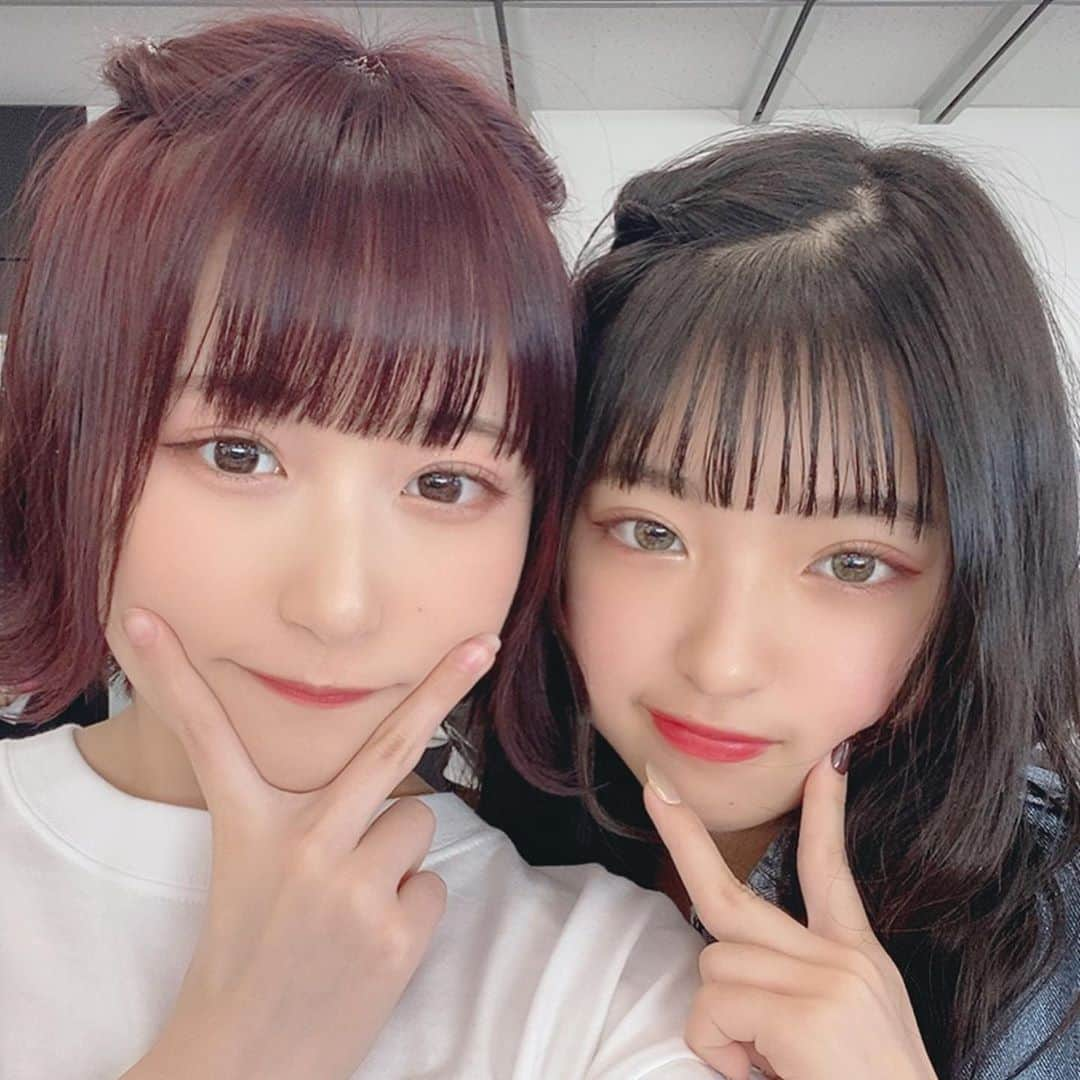 山本優菜さんのインスタグラム写真 - (山本優菜Instagram)「桜ちゃんとみなみちゃん🥺  待ち時間沢山お話したんだけど、2人とも中学生とは思えないくらい大人ですごい話しやすかった(^^) 永遠に可愛い可愛い言ってしまった、、 #超十代 #さくみみ #天使 #推しが尊い」4月1日 14時33分 - yamamoto__yuna