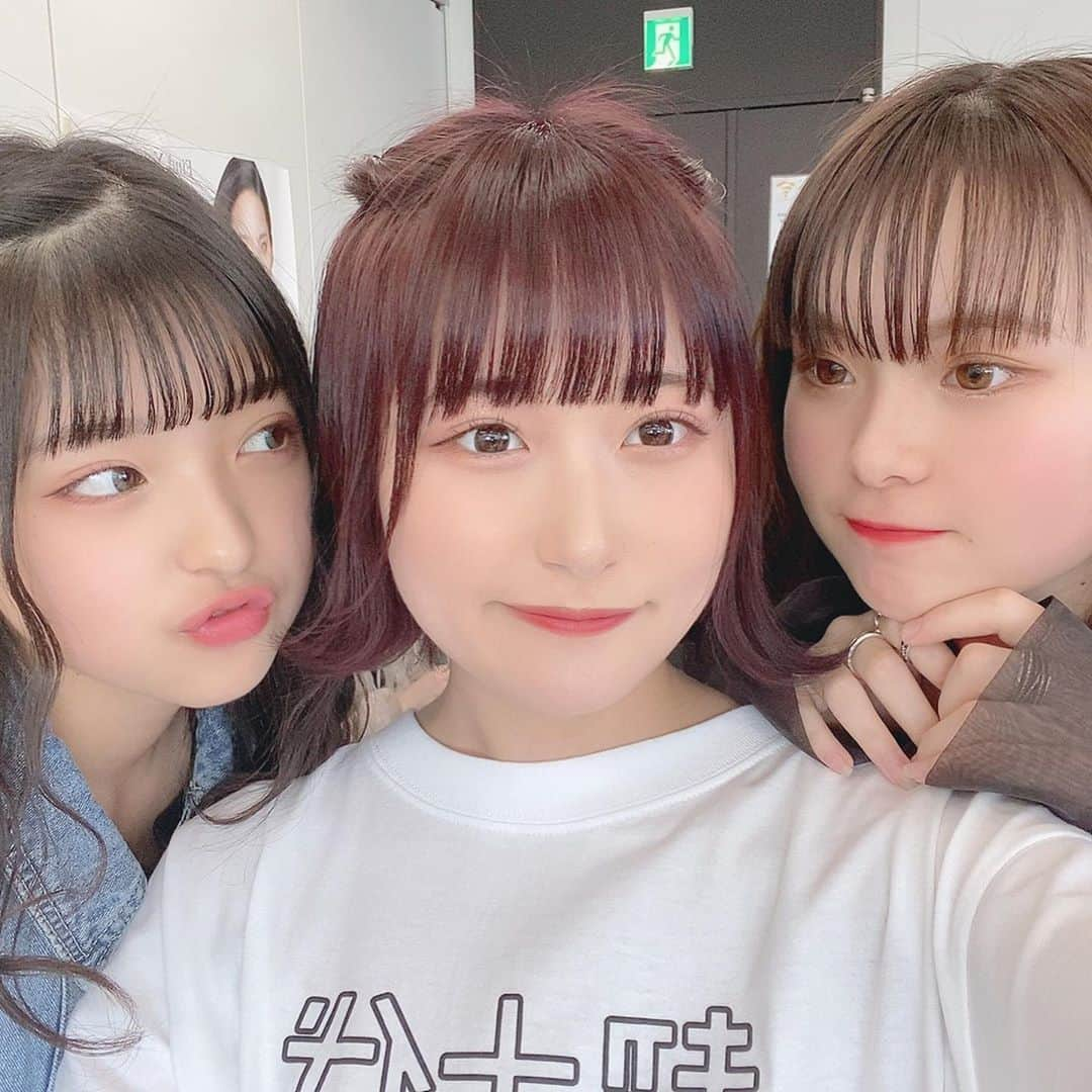 山本優菜さんのインスタグラム写真 - (山本優菜Instagram)「桜ちゃんとみなみちゃん🥺  待ち時間沢山お話したんだけど、2人とも中学生とは思えないくらい大人ですごい話しやすかった(^^) 永遠に可愛い可愛い言ってしまった、、 #超十代 #さくみみ #天使 #推しが尊い」4月1日 14時33分 - yamamoto__yuna