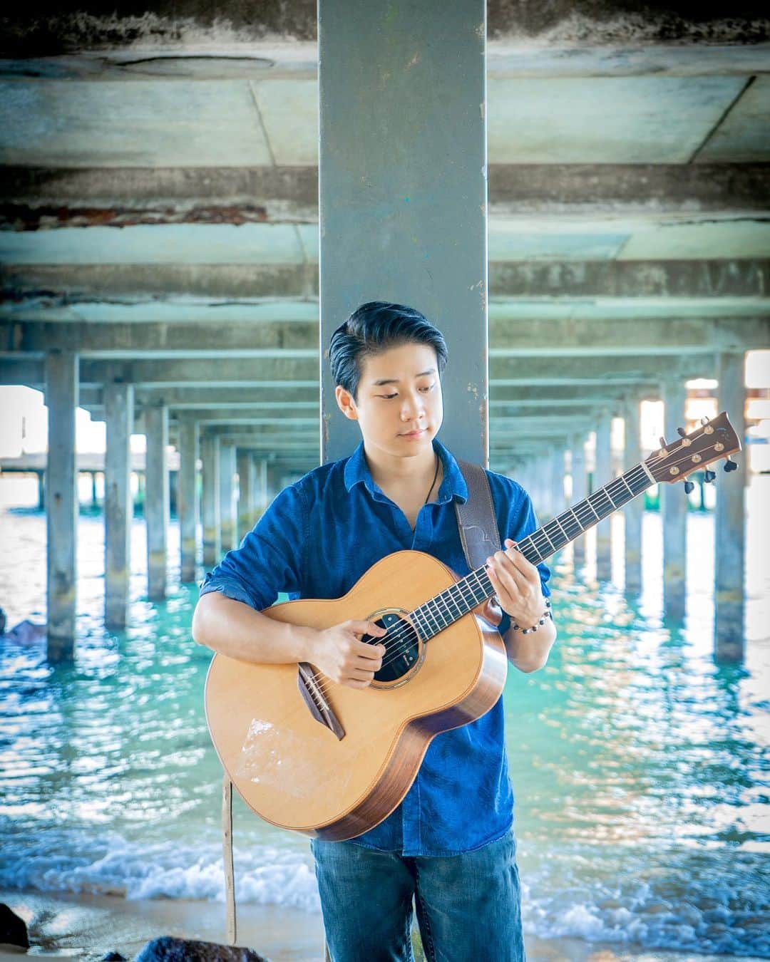 Eden Kaiのインスタグラム：「I’m blessed to share my music with you, and hope it helps you to get through these hard times.  自分の音楽で少しでも明るい1日に出来たら幸いです。共に乗り越えていきましょう。#おうちで過ごそう #stayhome 🏠 ： 📸Photo by @hawaiisecrettours」