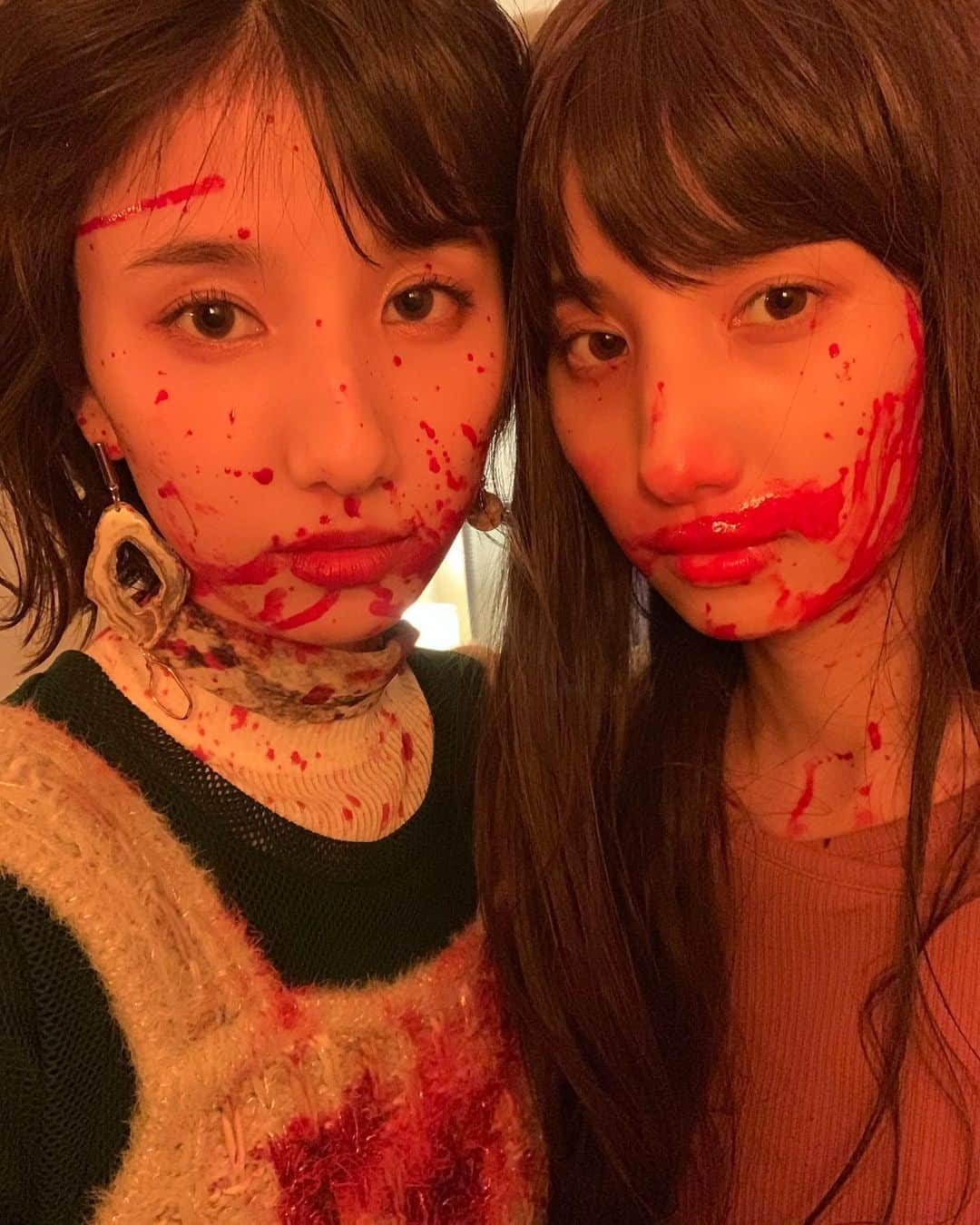 谷奥えり（えまえり）さんのインスタグラム写真 - (谷奥えり（えまえり）Instagram)「感覚ピエロさんのMV『共犯』に出演してます！ . . いつもと違うえまえりを見てもらえたら嬉しいです。。 @kankakupiero #感覚ピエロ #双子モデル #双子タレント #双子」4月1日 15時04分 - eritanitani