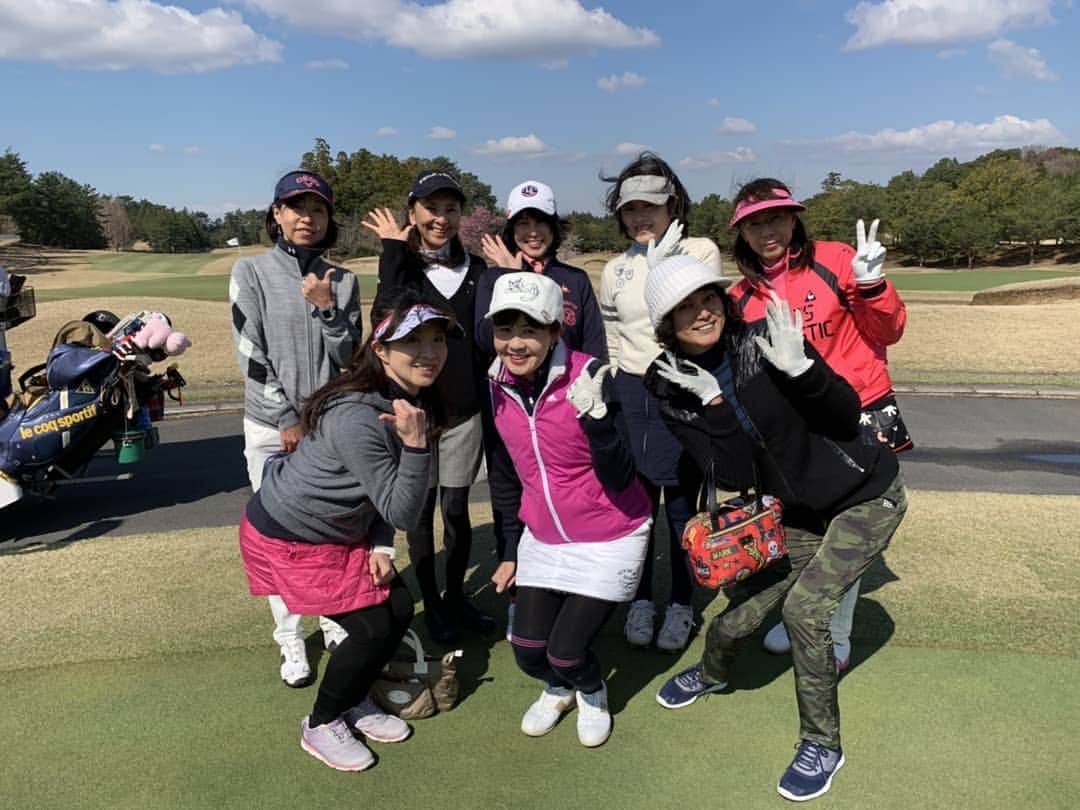 森下久美さんのインスタグラム写真 - (森下久美Instagram)「自粛する前に参加した美女と野獣コンペ⛳☀️ お天気も良く、楽しいゴルフでした～😄✨ ペアマッチで3位&ドラコンを頂きました🙌  #白鳳カントリー倶楽部#成田ゴルフ#千葉ゴルフ#ゴルフコンペ#ゴルフ#golf#ゴルフ大好き#ゴルフ女子#モデル#model#image#イマージュ#森下久美#kumimorishita」4月1日 15時42分 - kumicaro