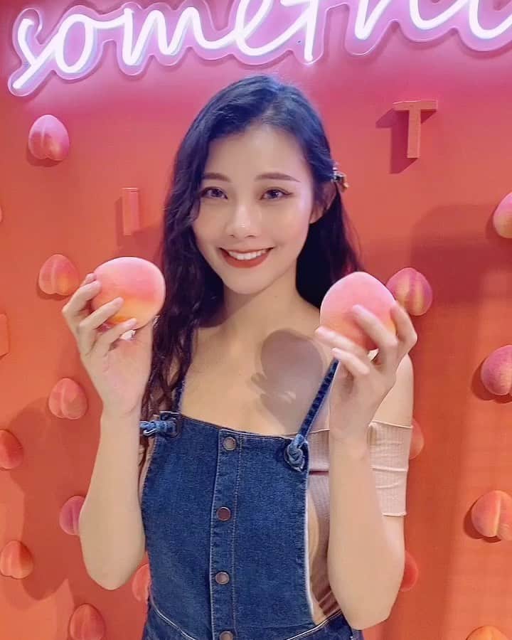 張香香のインスタグラム：「🍑🍑🍑 各種桃子 各種尷尬 🤣🤣🤣」