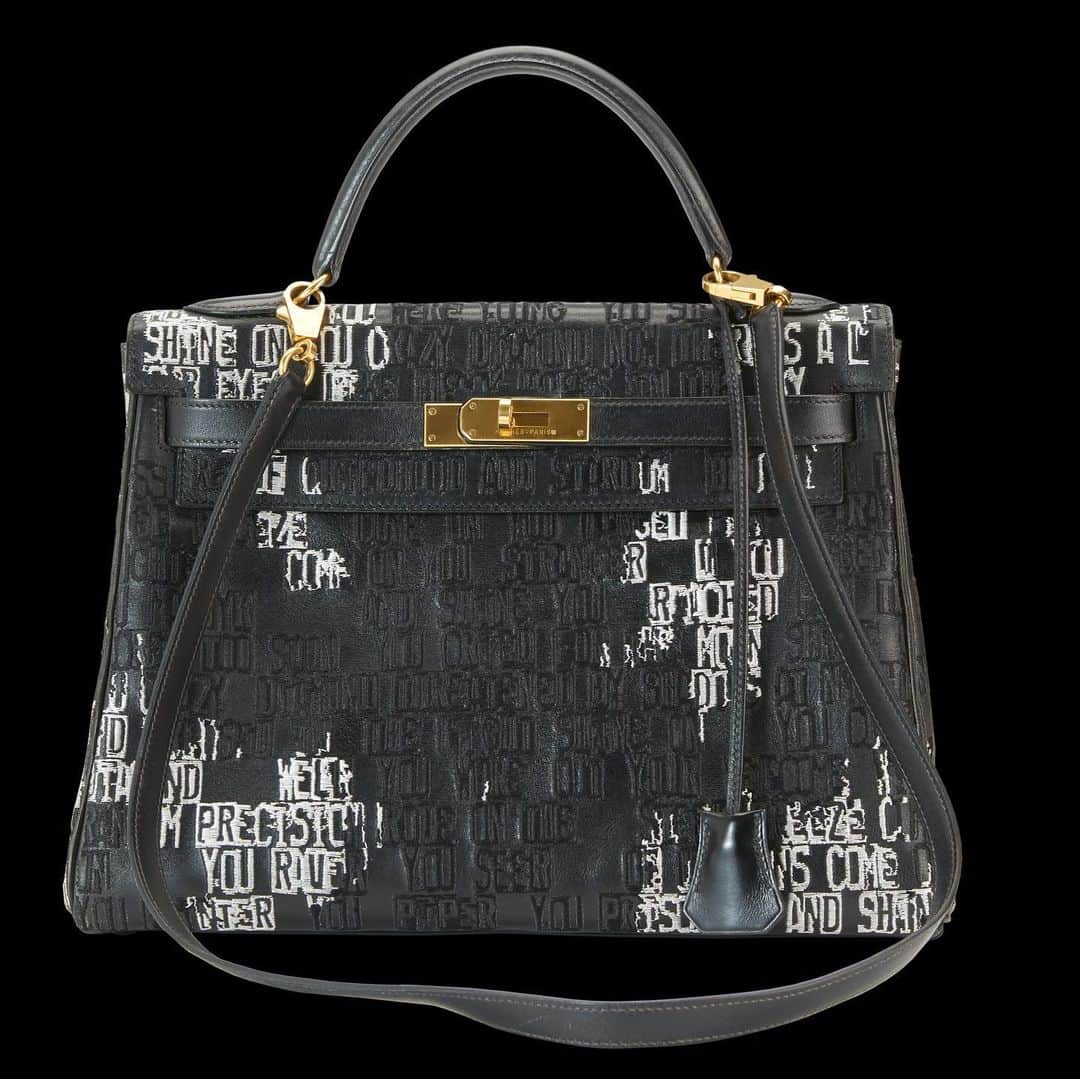 のインスタグラム：「The Vintage Iconic Hermes Bag X Jay  Ahr Collection  Black Kelly “Shine on you crazy diamond” Provenance  Paris, France - 1992  #hermes #jayahr #jonathanriss #kelly #birkin #constance #hermes #embroidery #sustainable #Art #iconsxjayahr #everyhumanisanartist #Pinkfloyd」