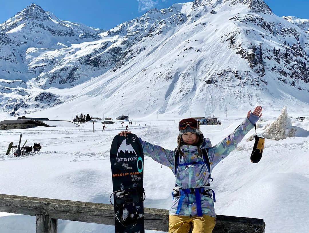 藤森由香さんのインスタグラム写真 - (藤森由香Instagram)「#Tb  We stayed in @tauernstoeckl in Böckstein 🏠 and went to Split boarding in sport Gastein last month.  I will never get bored in This place’s seasonal views🏔🍁🌿⛰ #splitboarding #burtonsnowboards #böchstein #austria #snowboarding #englishsetter #tauernstoeckl」4月1日 16時36分 - yukafujiforest